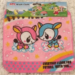 SET of 4 Cute Wash Cloths (p)